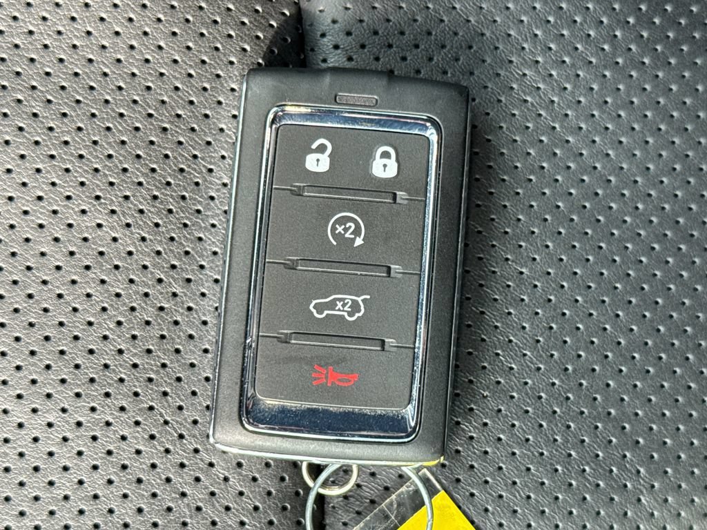 Used 2026 Jeep Grand Cherokee Limited AWD/4WD image 37