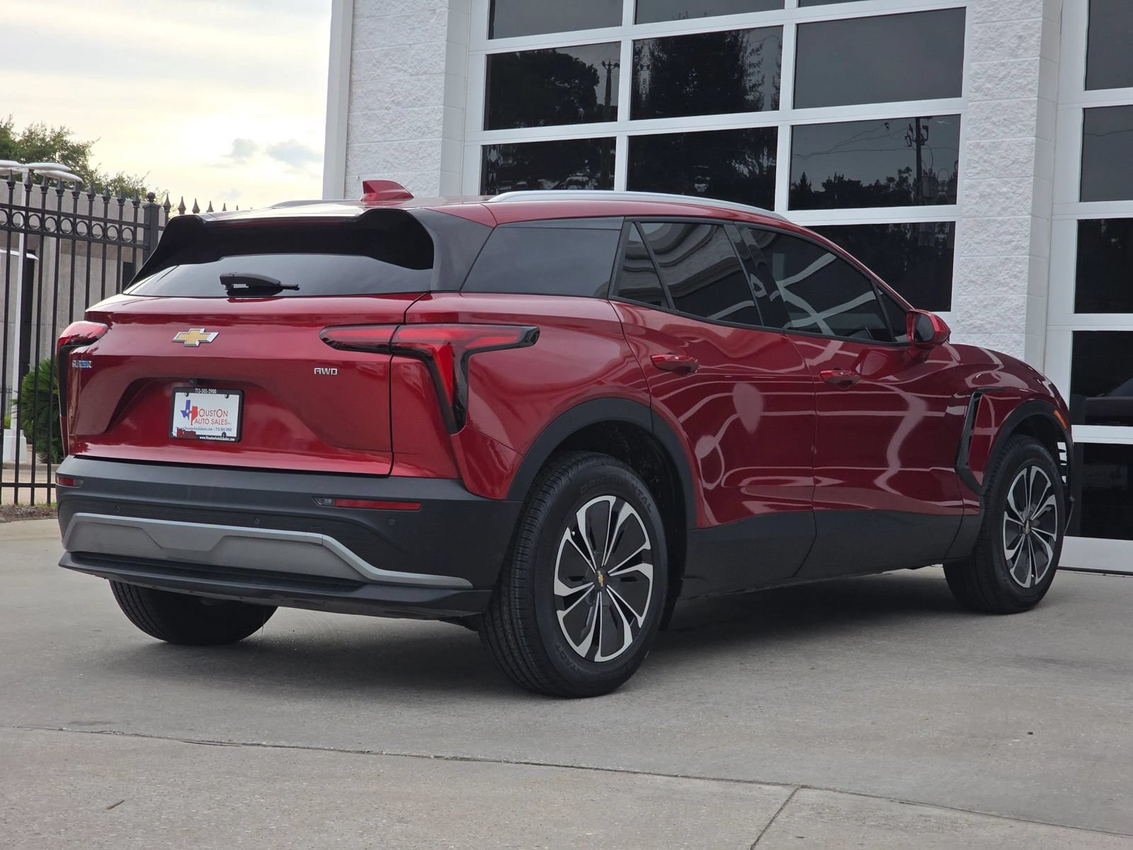Used 2024 Chevrolet Blazer EV LT AWD/4WD image 4