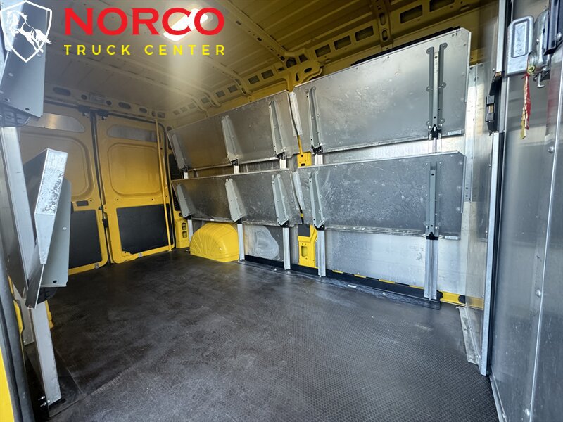 Used 2018 RAM ProMaster 2500 FWD image 3