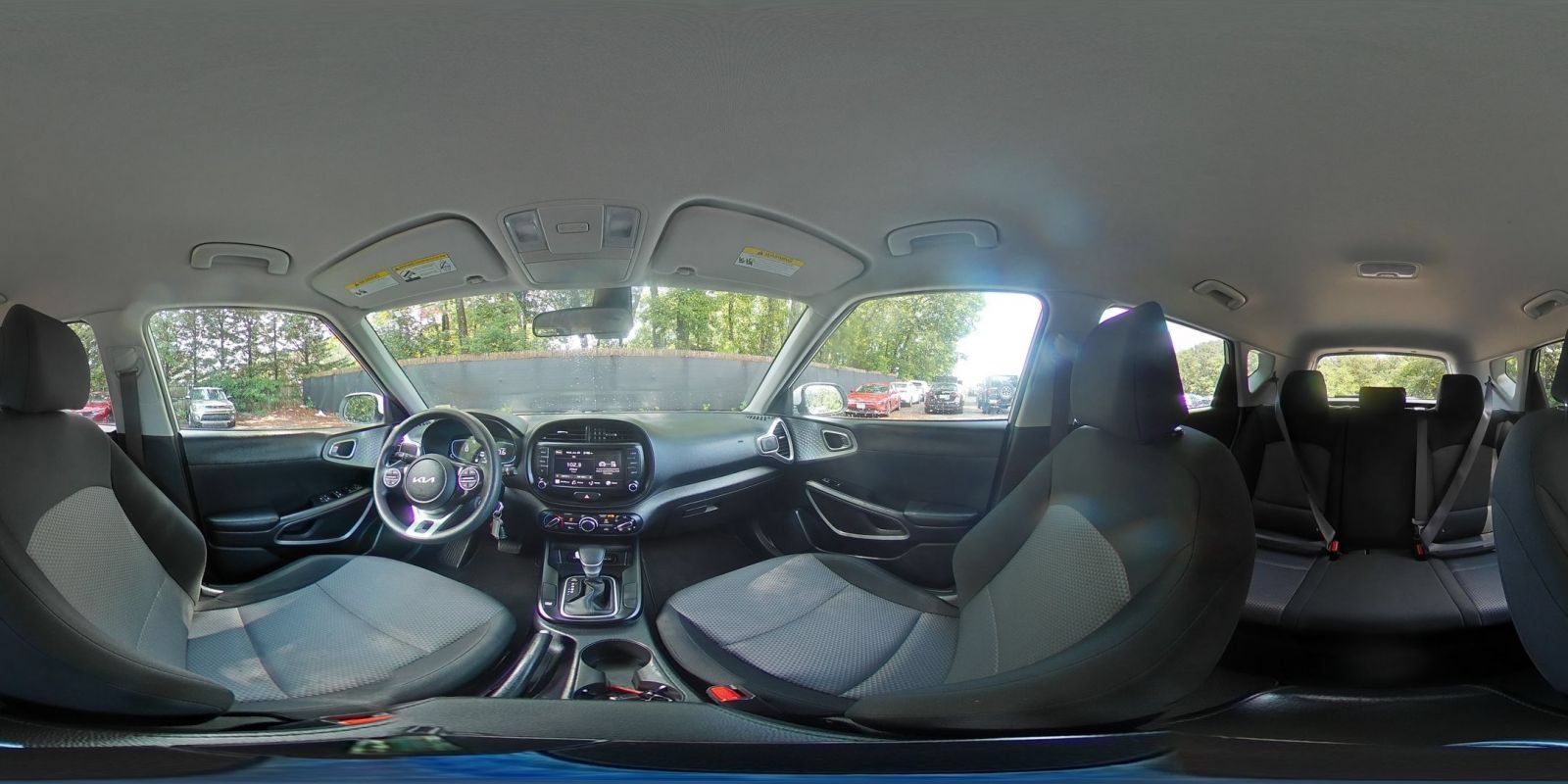Used 2025 Kia Soul LX w/ LX Technology Package FWD image 40