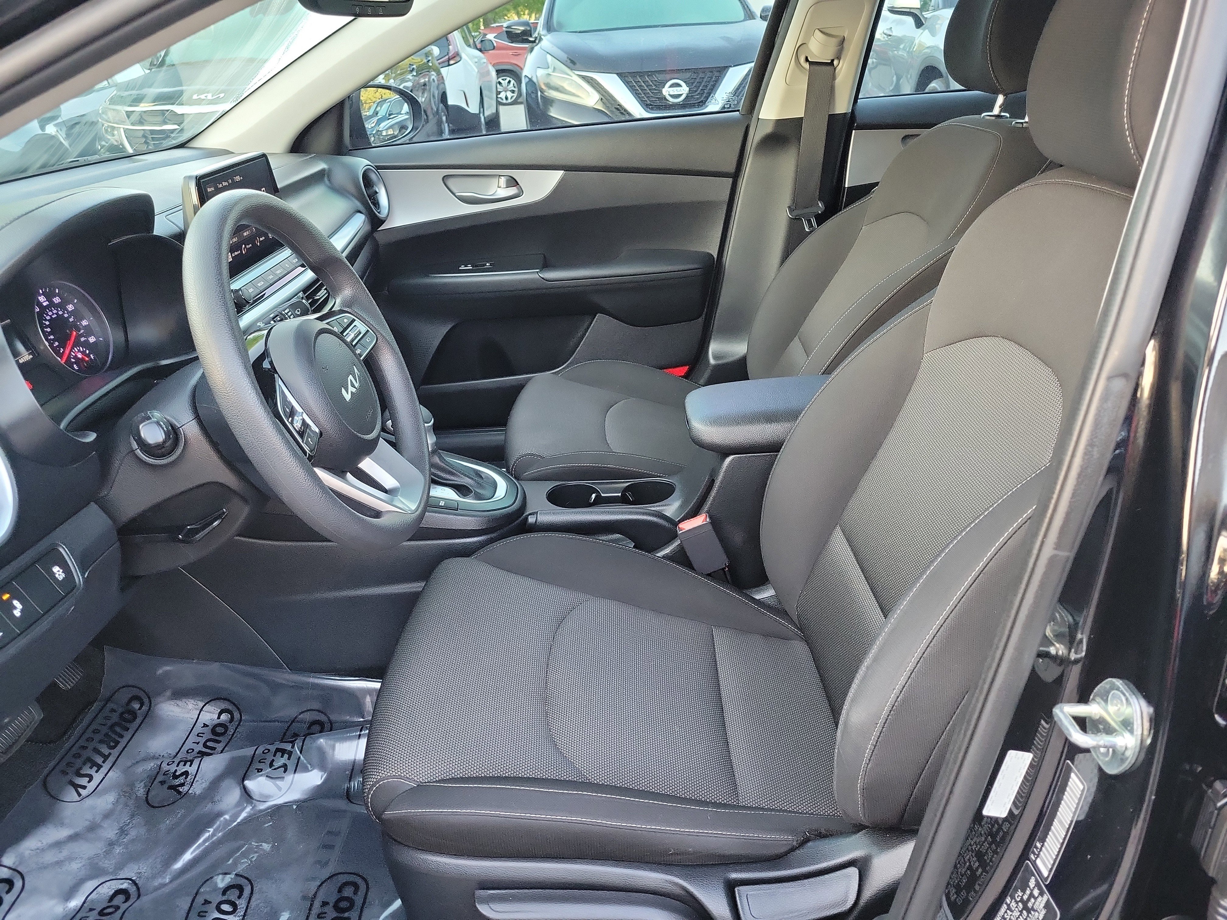 Used 2023 Kia Forte LXS w/ LXS Technology Package FWD image 18