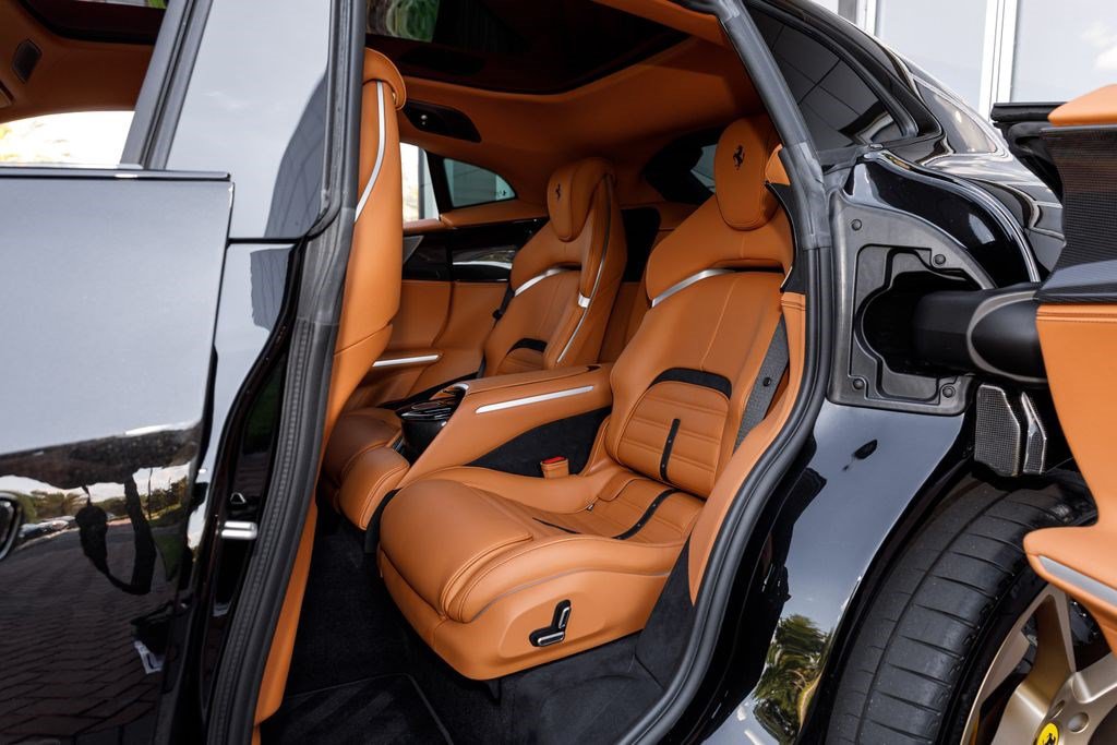 Used 2024 Ferrari Purosangue AWD/4WD image 10