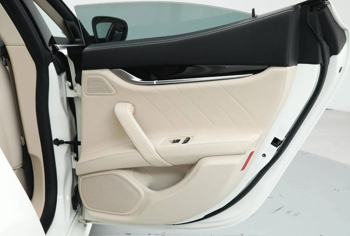 Used 2022 Maserati Ghibli Modena RWD image 21