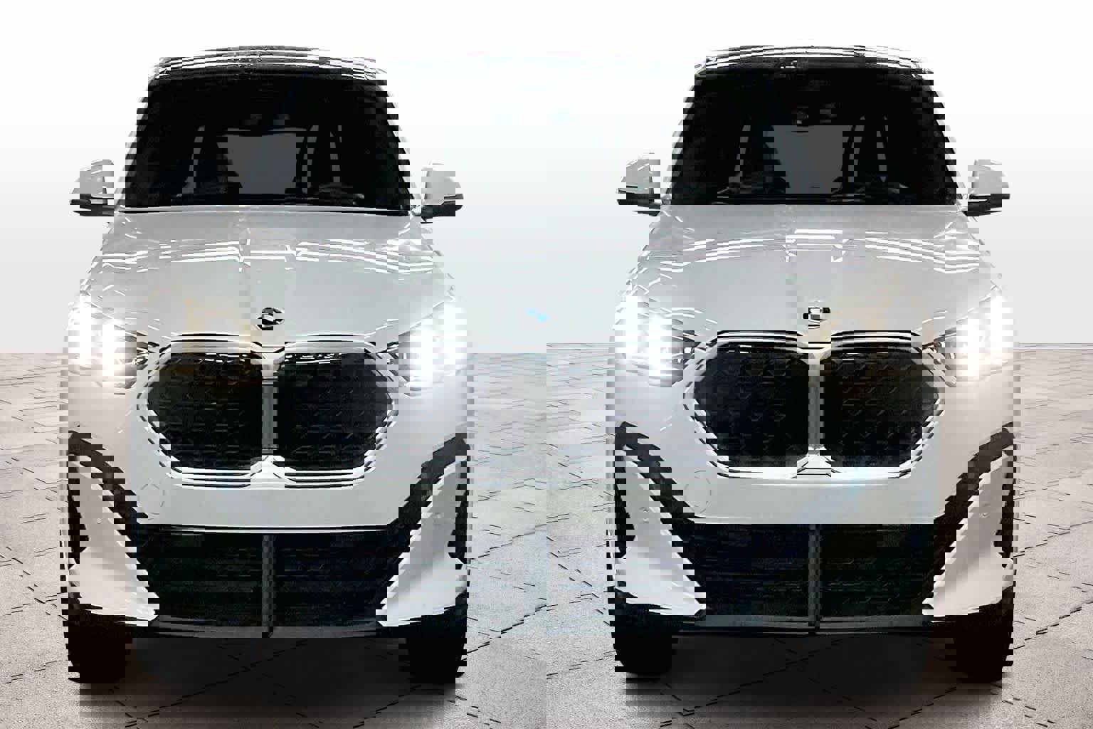 Used 2025 BMW X2 xDrive28i w/ Technology Package image 3