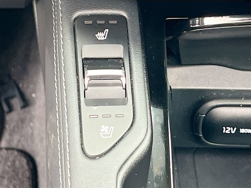 Used 2025 Kia Telluride EX w/ EX Captain's Chair Package FWD image 20