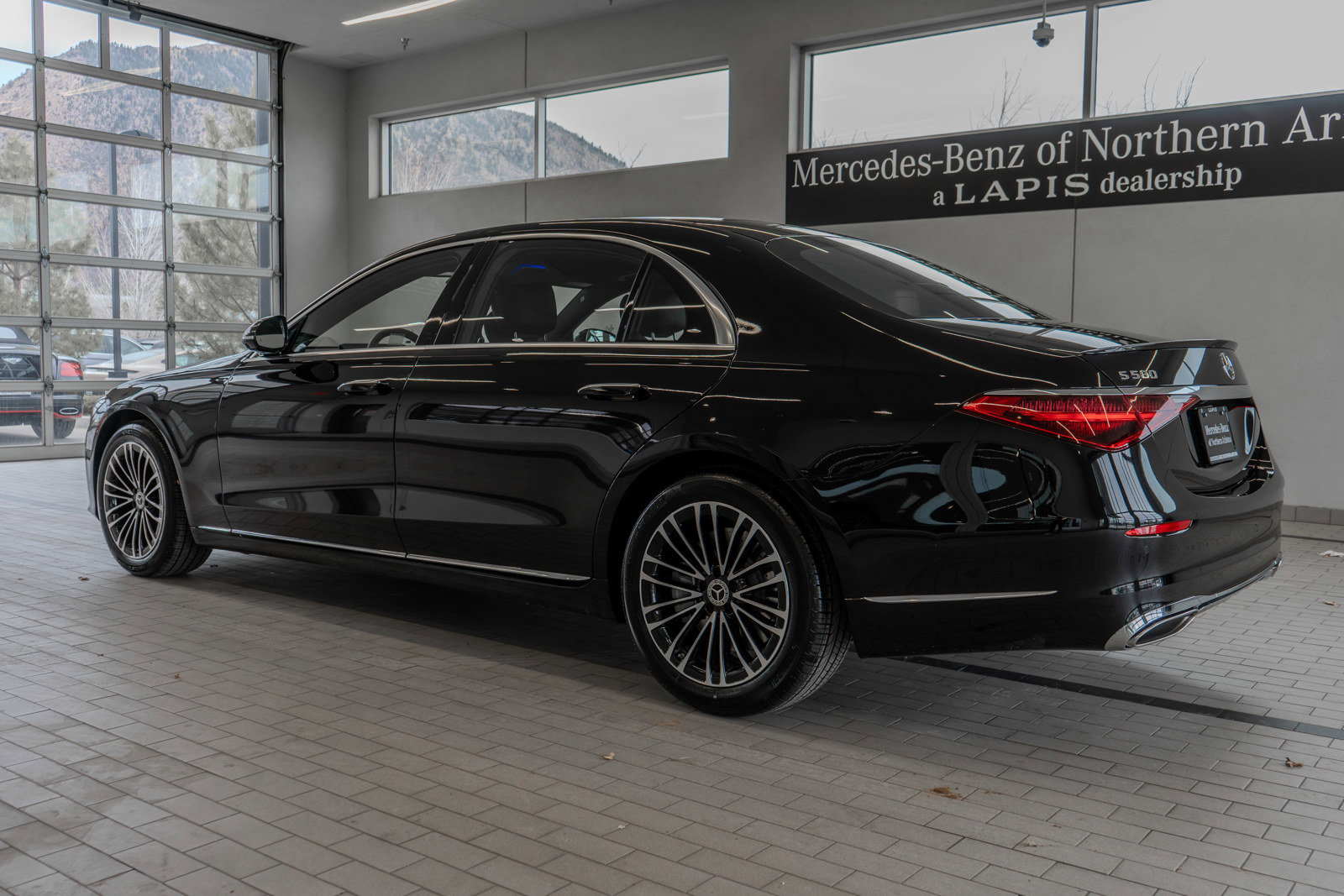 New 2025 Mercedes-Benz S 580 4MATIC Sedan image 13