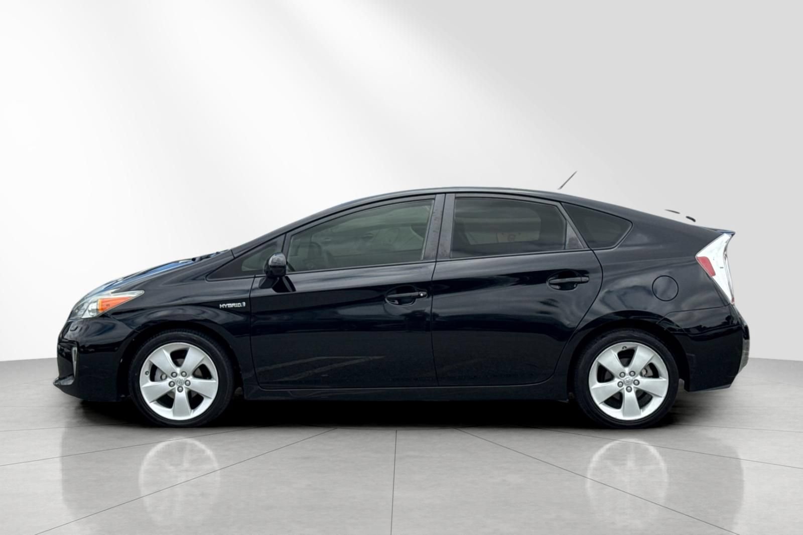 Used 2015 Toyota Prius Five FWD image 7