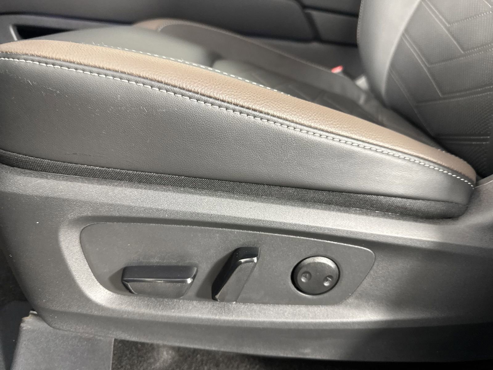 New 2025 Nissan Pathfinder Platinum image 21