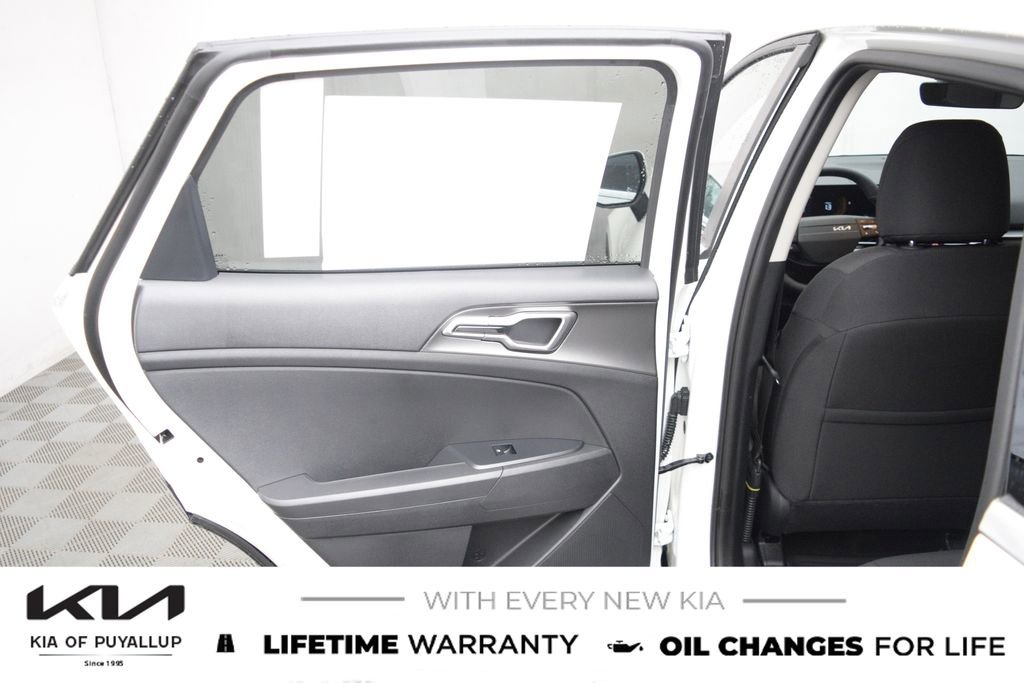 New 2026 Kia Sportage LX image 11