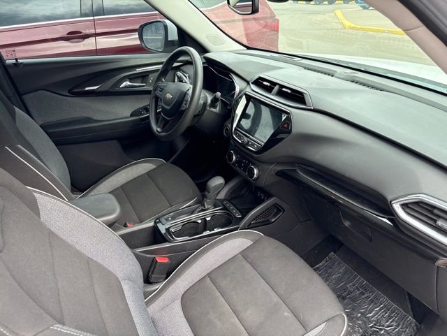 Used 2022 Chevrolet TrailBlazer LT w/ Convenience Package FWD image 10