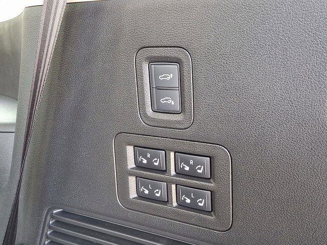 Used 2025 INFINITI QX80 Sensory image 33