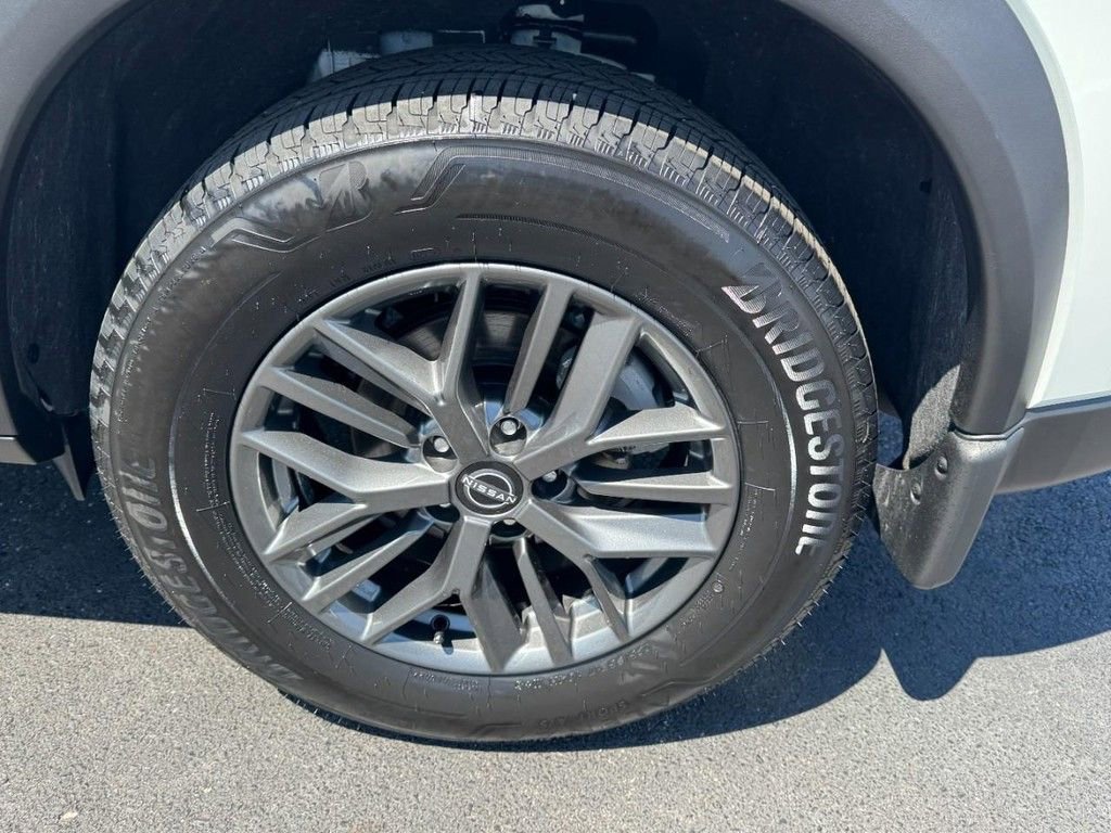 Used 2025 Nissan Rogue S FWD image 7
