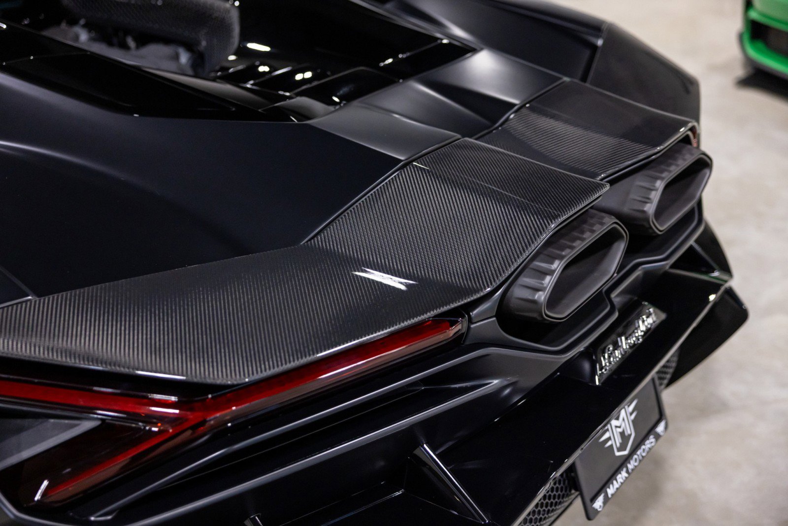 Used 2025 Lamborghini Revuelto image 16