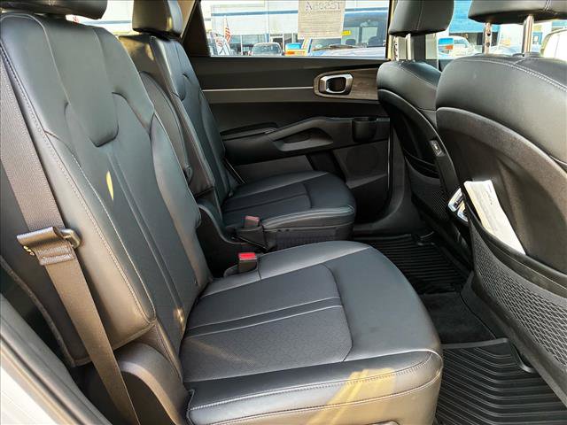 Used 2022 Kia Sorento X-Line EX image 17