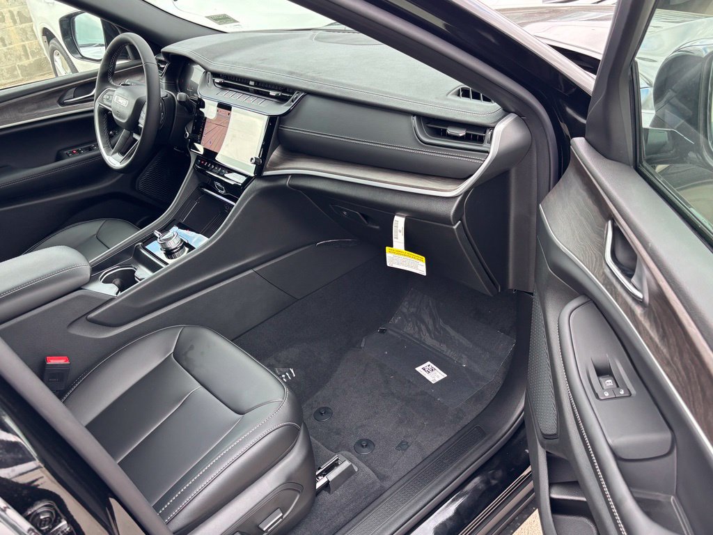 New 2027 Jeep Grand Cherokee Limited AWD/4WD image 28