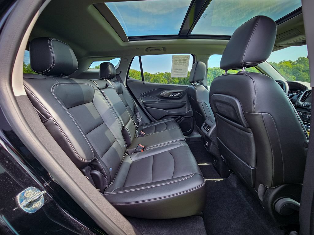 Used 2022 GMC Terrain SLT w/ Infotainment Package II AWD/4WD image 39