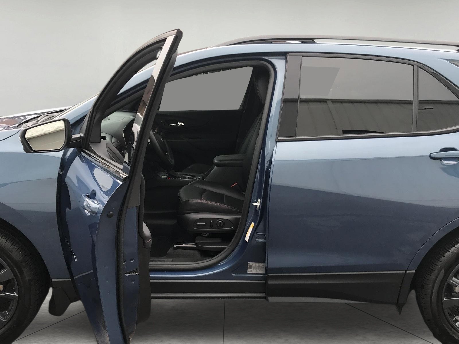 Used 2024 Chevrolet Equinox RS w/ RS Leather Package AWD/4WD image 8