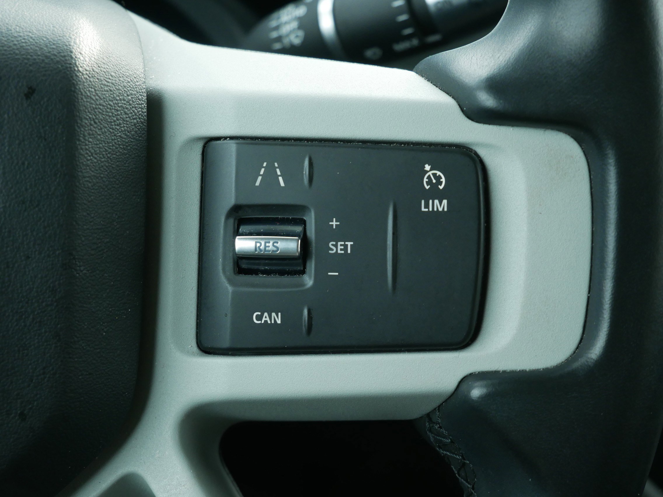 Used 2022 Land Rover Defender 110 image 20