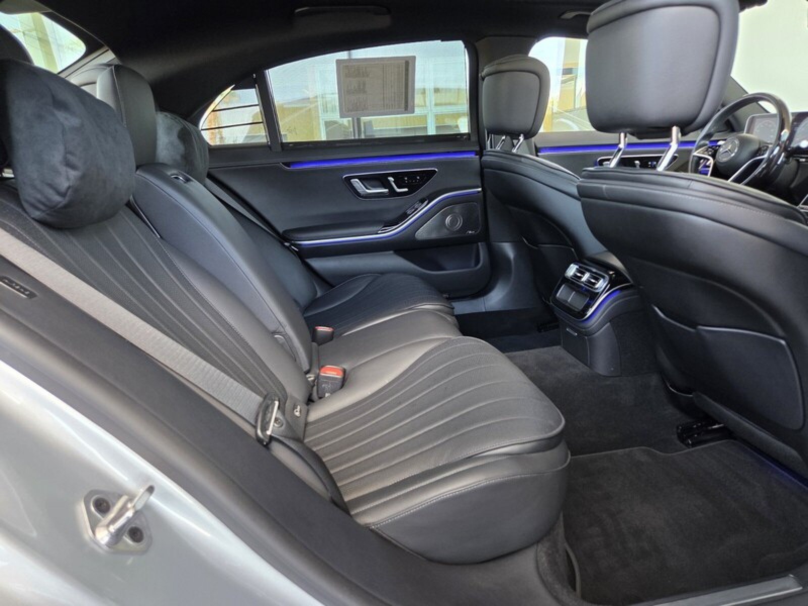 Used 2023 Mercedes-Benz S 580 4MATIC Sedan w/ Warmth & Comfort Package image 17