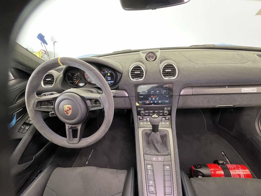 Certified 2025 Porsche 718 Cayman GT4 RS RWD image 21
