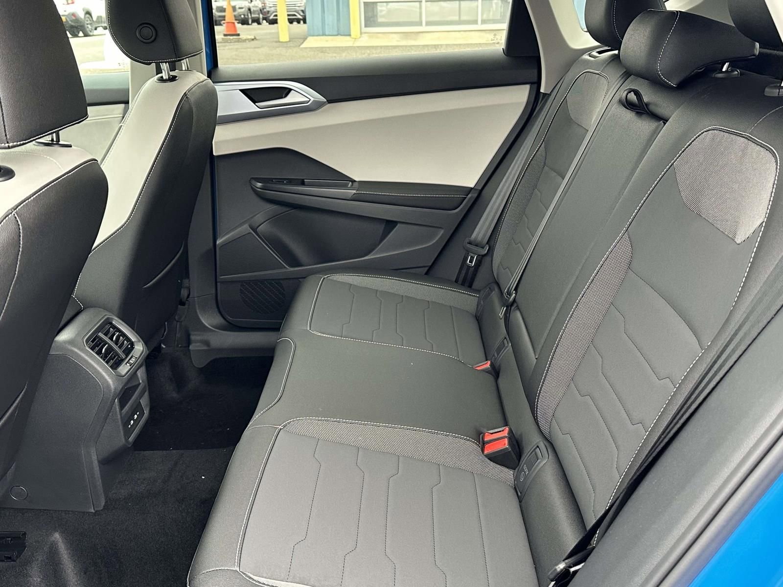 New 2026 Volkswagen Taos SE image 13