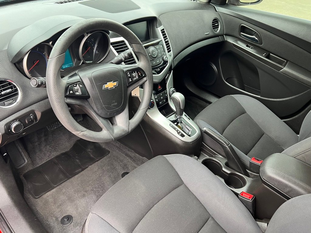 Used 2016 Chevrolet Cruze LT image 16