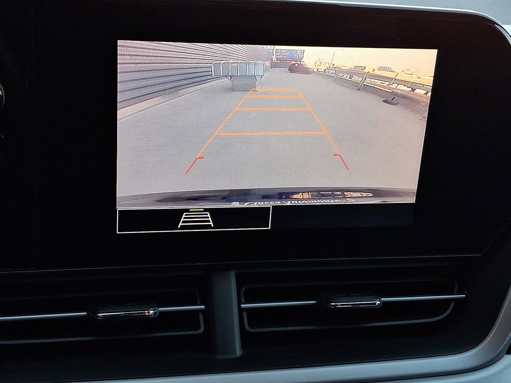 Used 2024 Chevrolet Trax RS w/ Sunroof Package FWD image 4