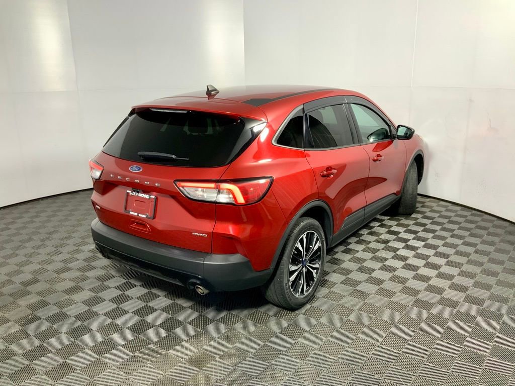 Used 2021 Ford Escape SE w/ SE Sport Appearance Package AWD/4WD image 18