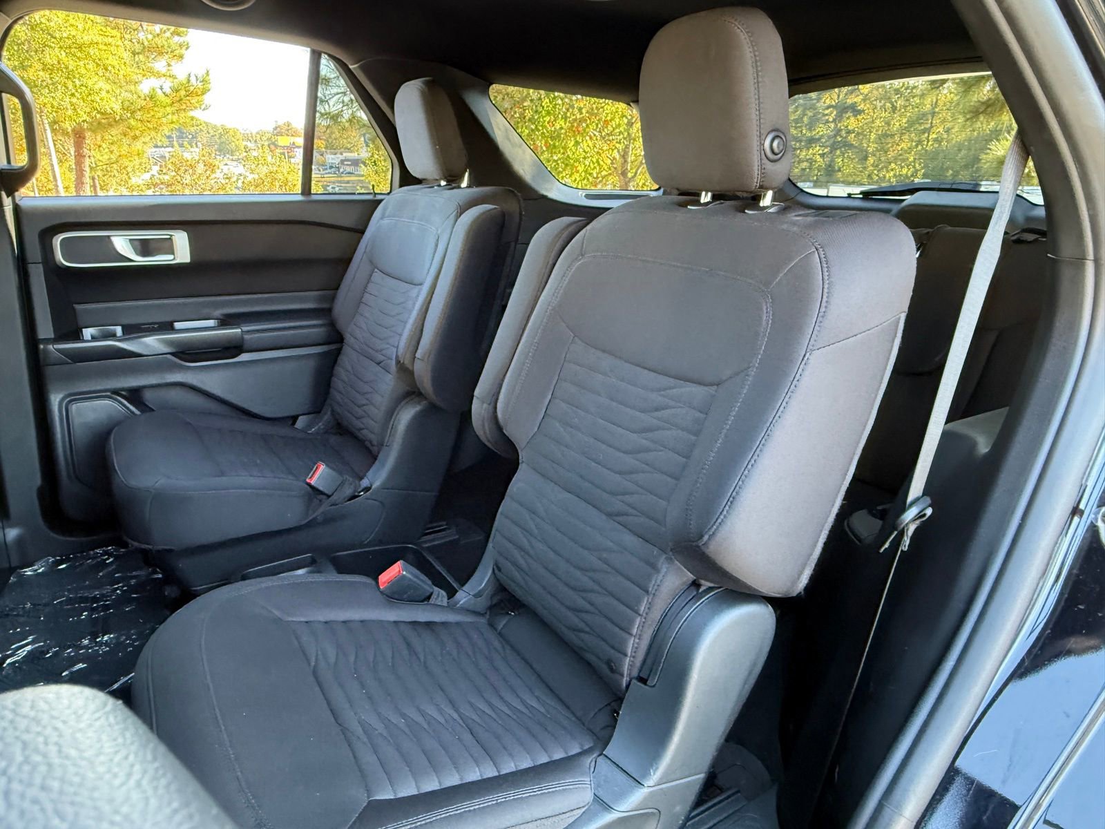 Used 2020 Ford Explorer XLT AWD/4WD image 39