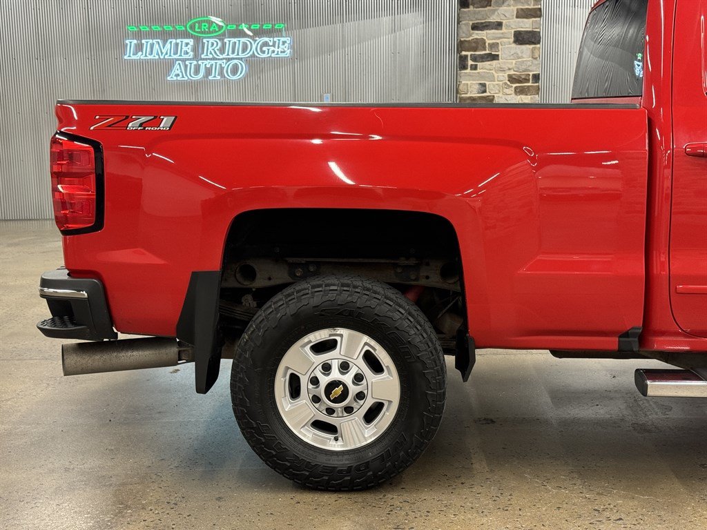 Used 2018 Chevrolet Silverado 2500 LT w/ LT Convenience Package AWD/4WD image 16