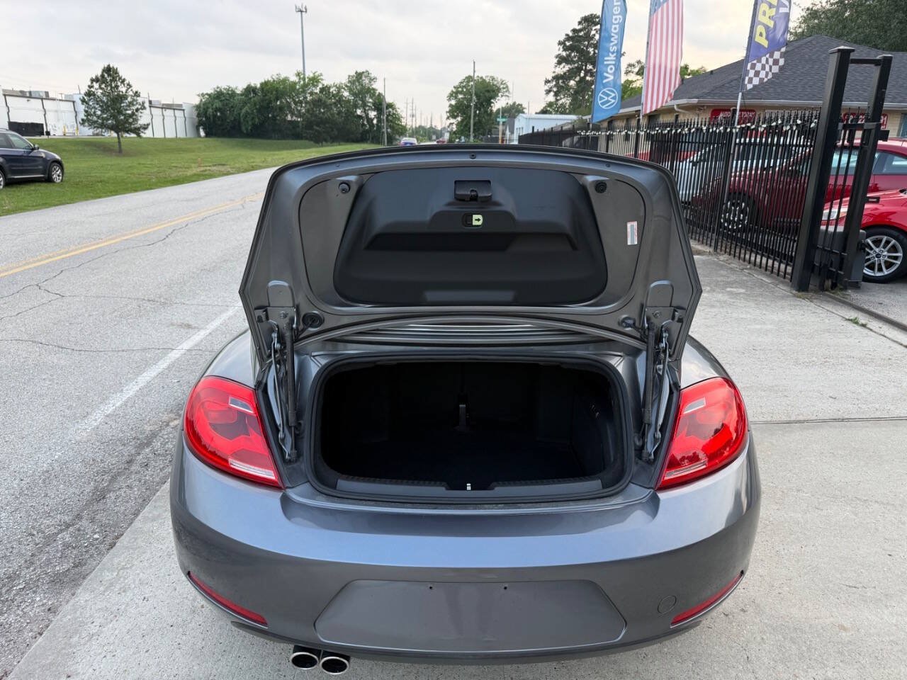 Used 2013 Volkswagen Beetle TDI FWD image 14