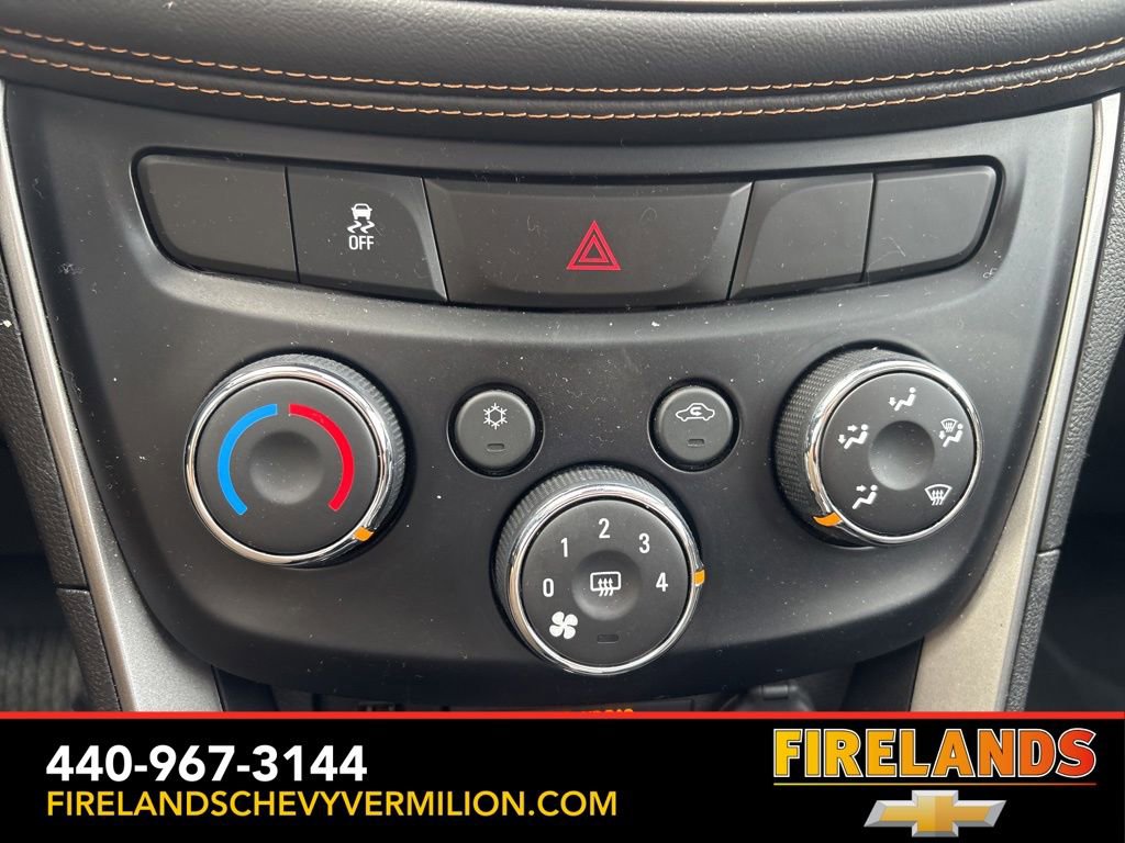 Used 2020 Chevrolet Trax LT w/ Sun & Sound Package image 17