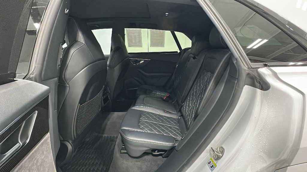 Used 2021 Audi SQ8 Prestige image 11