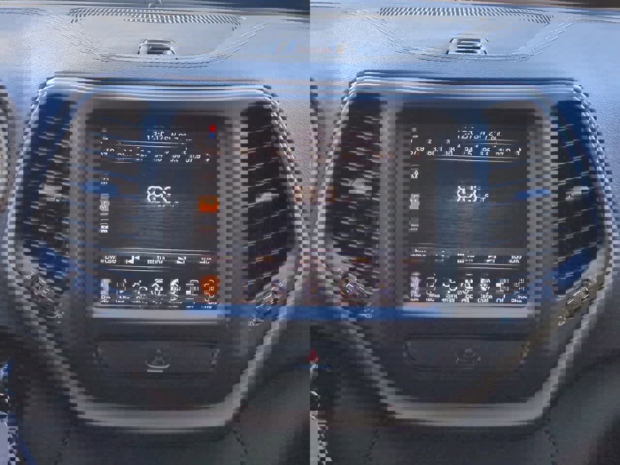 Used 2017 Jeep Cherokee Latitude image 27