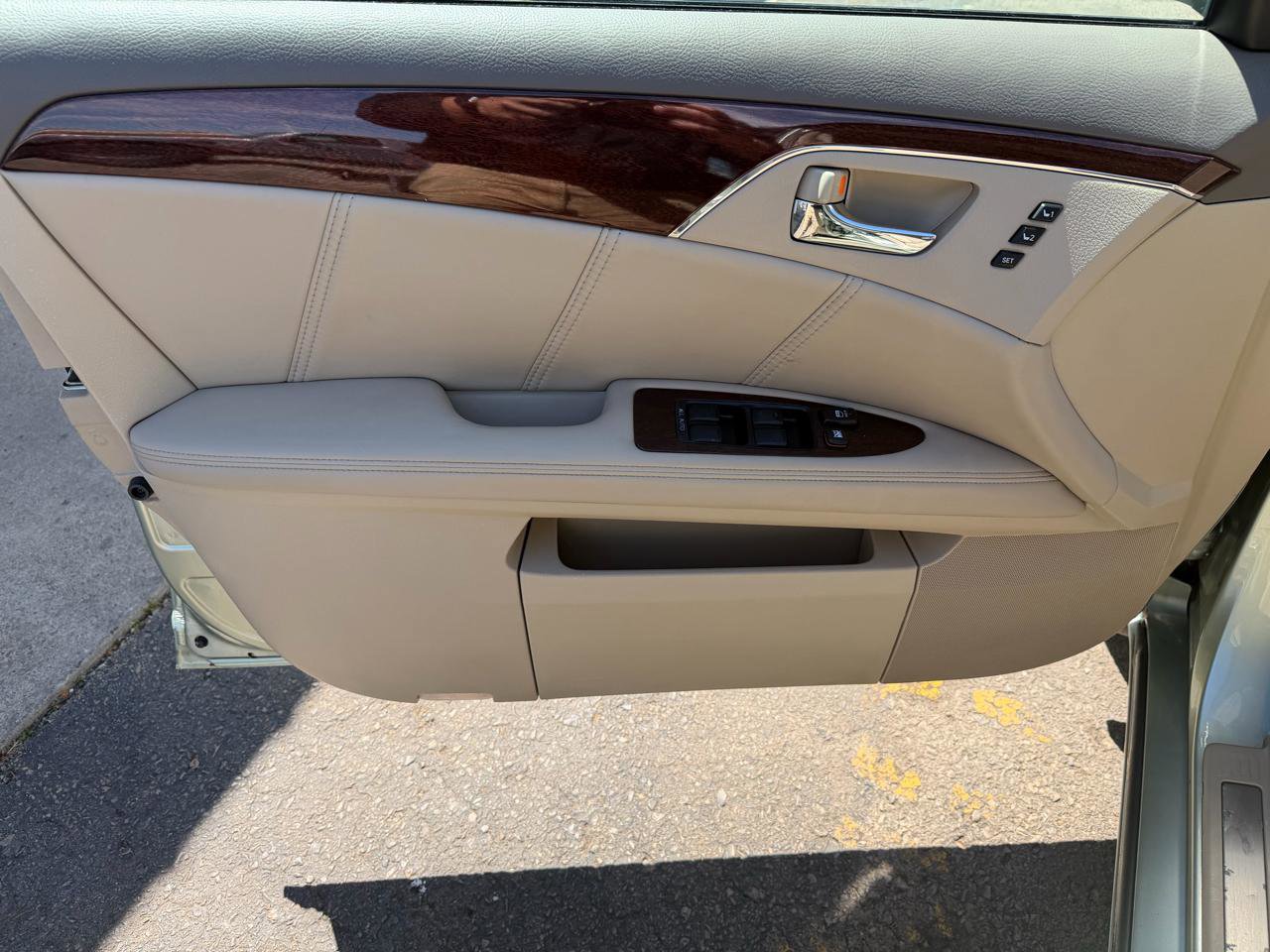 Used 2010 Toyota Avalon XL FWD image 12