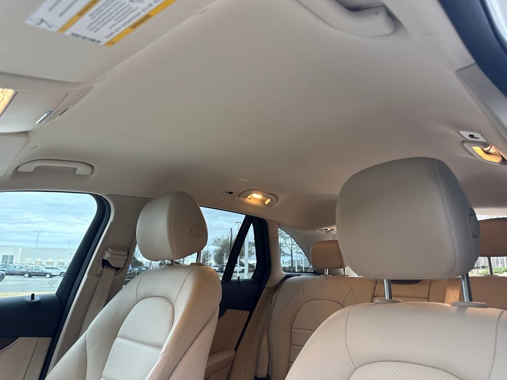 Used 2022 Mercedes-Benz GLC 300 4MATIC w/ Premium Package Lite image 25