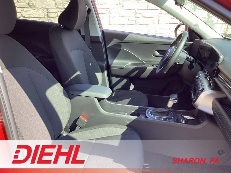 Certified 2025 Hyundai Kona SEL image 17