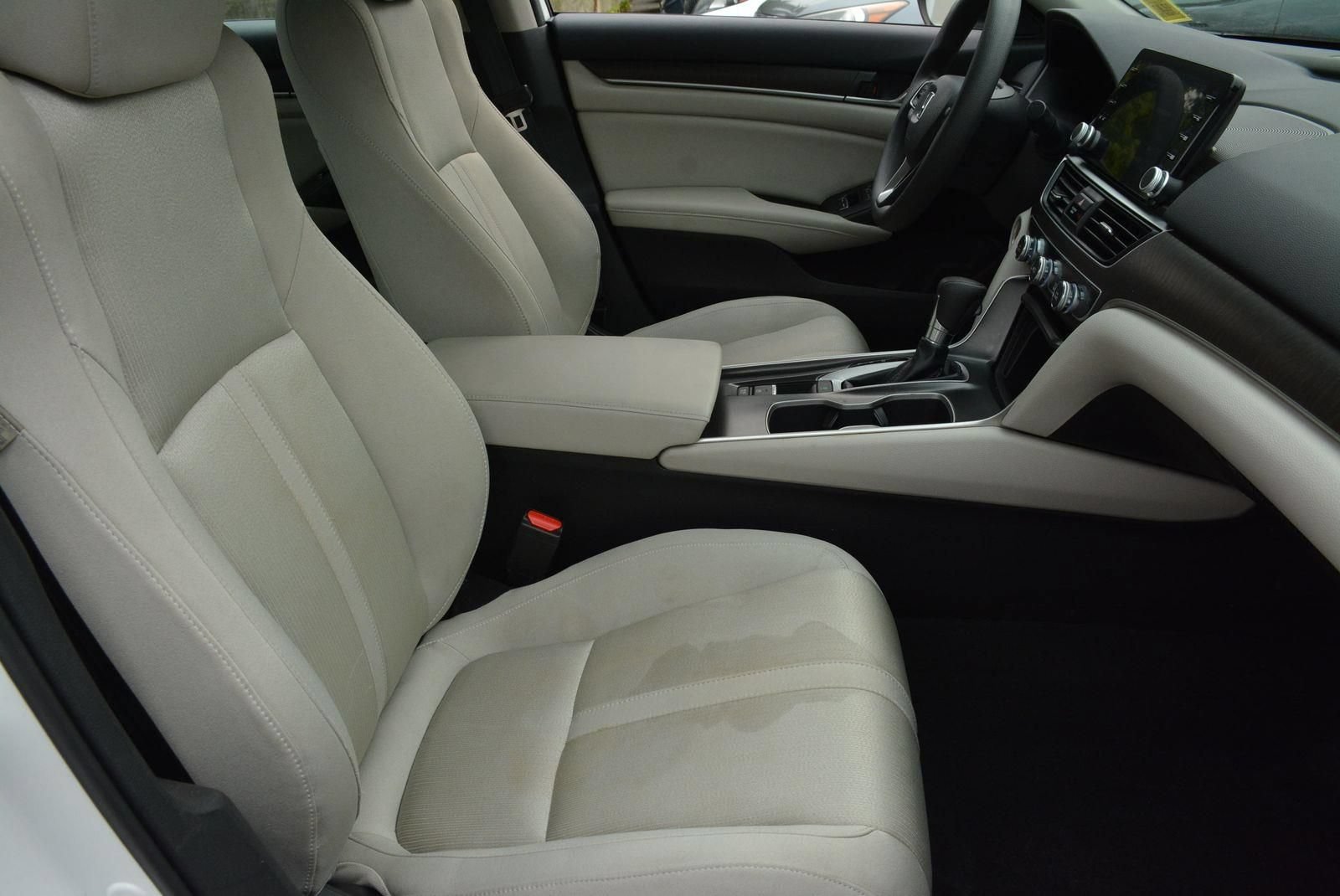 Used 2018 Honda Accord EX image 19