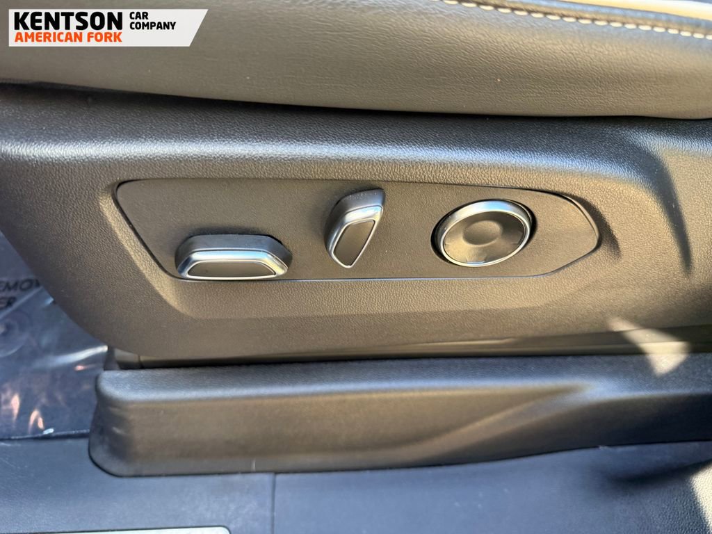 Used 2025 Cadillac Escalade ESV Sport image 38