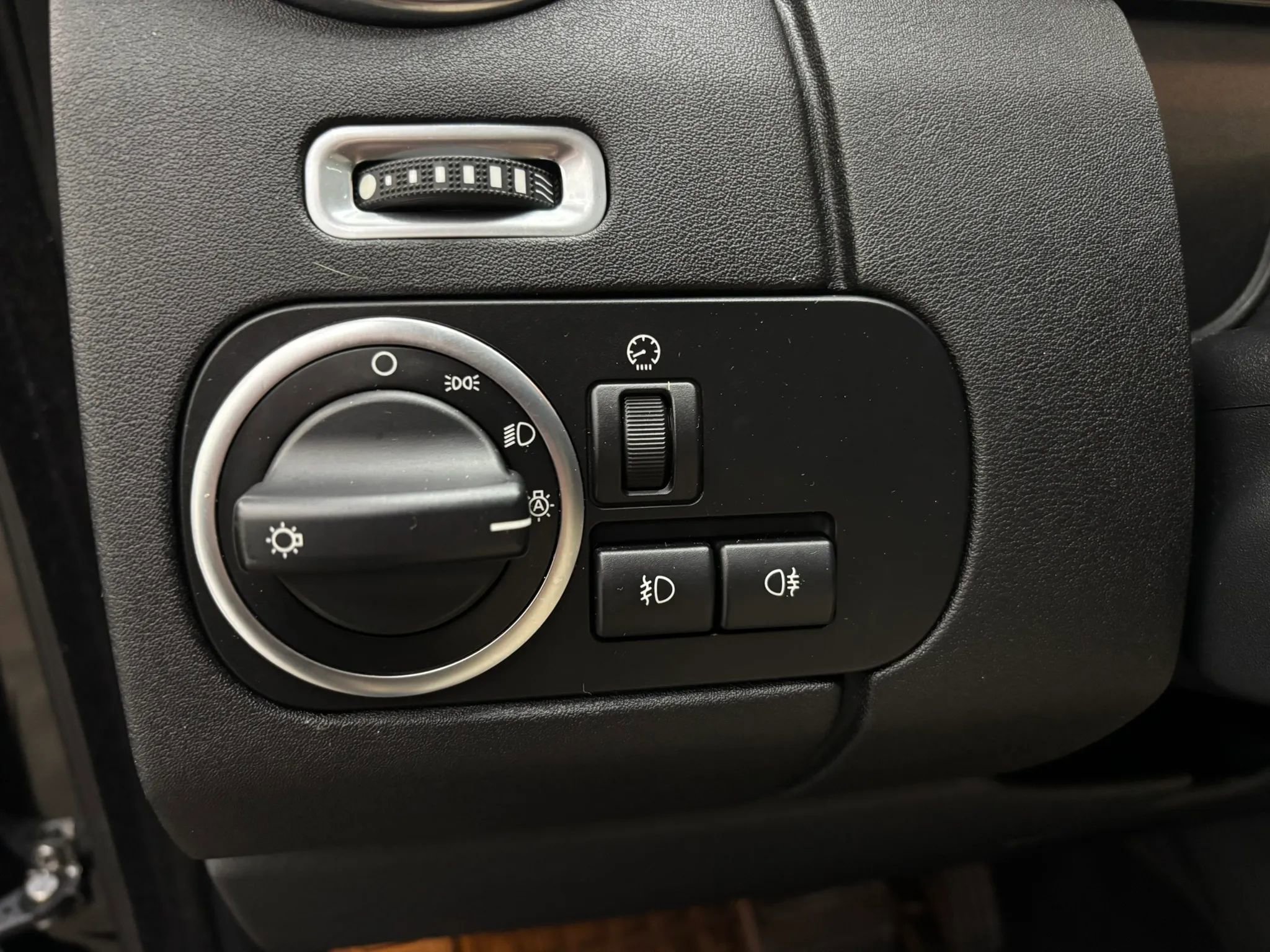 Used 2015 Land Rover LR4 HSE LUX AWD/4WD image 18