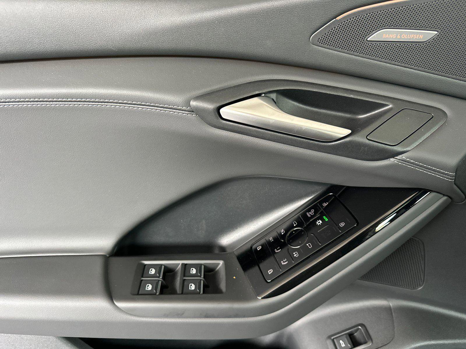 New 2027 Audi SQ6 e-tron Premium Plus AWD/4WD image 10