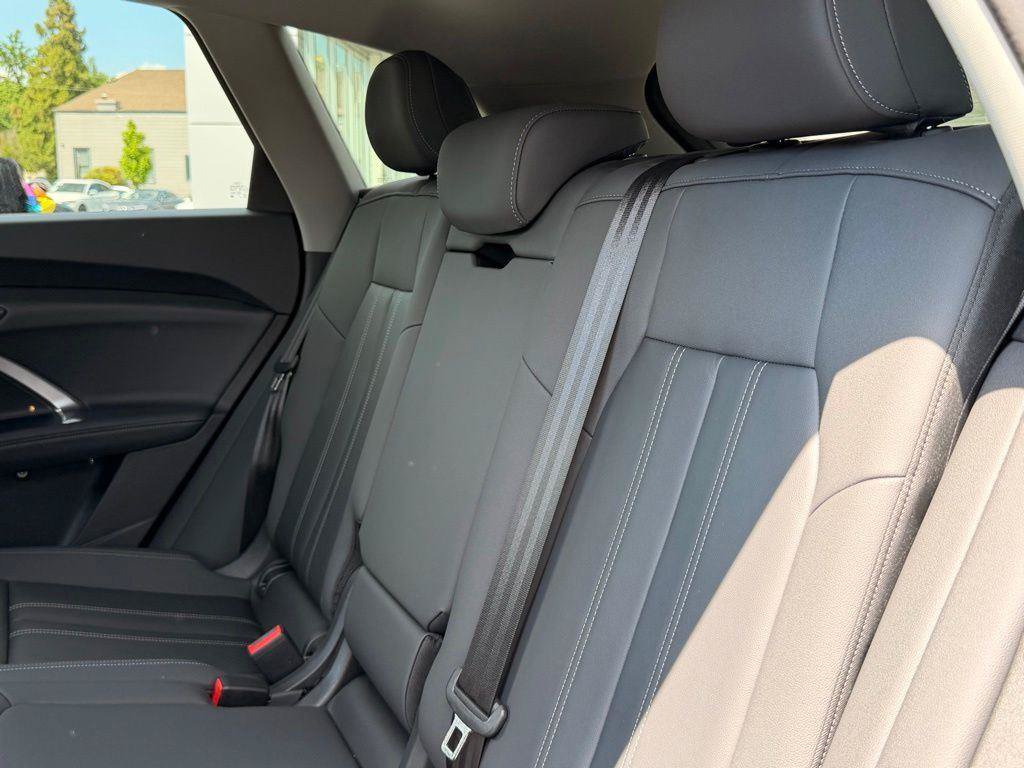 Certified 2025 Audi Q5 Premium w/ Convenience Package AWD/4WD image 14