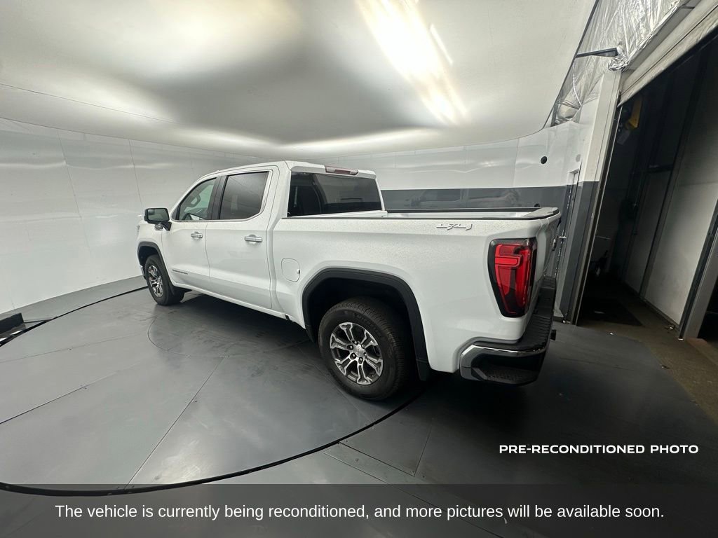 Used 2025 GMC Sierra 1500 SLT image 3