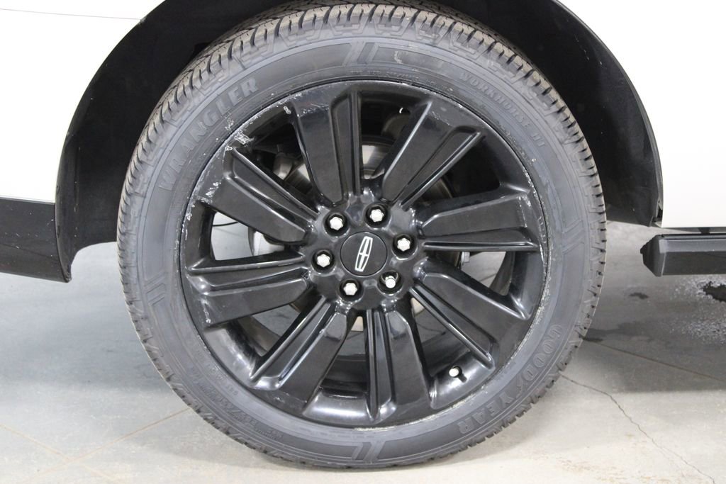 Used 2024 Lincoln Navigator Reserve image 13