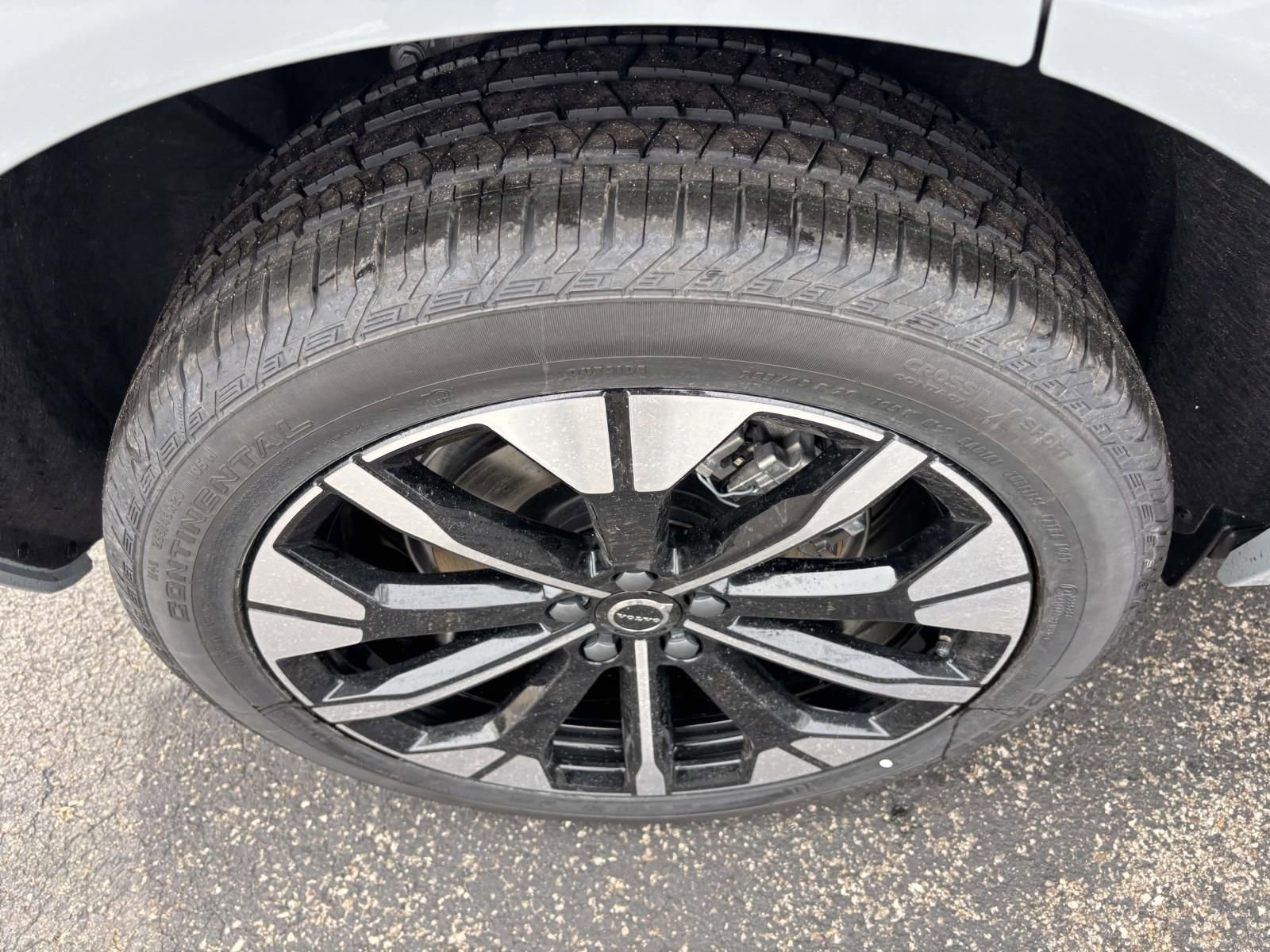 New 2026 Volvo XC60 T8 Plus w/ Protection Package Premier image 10