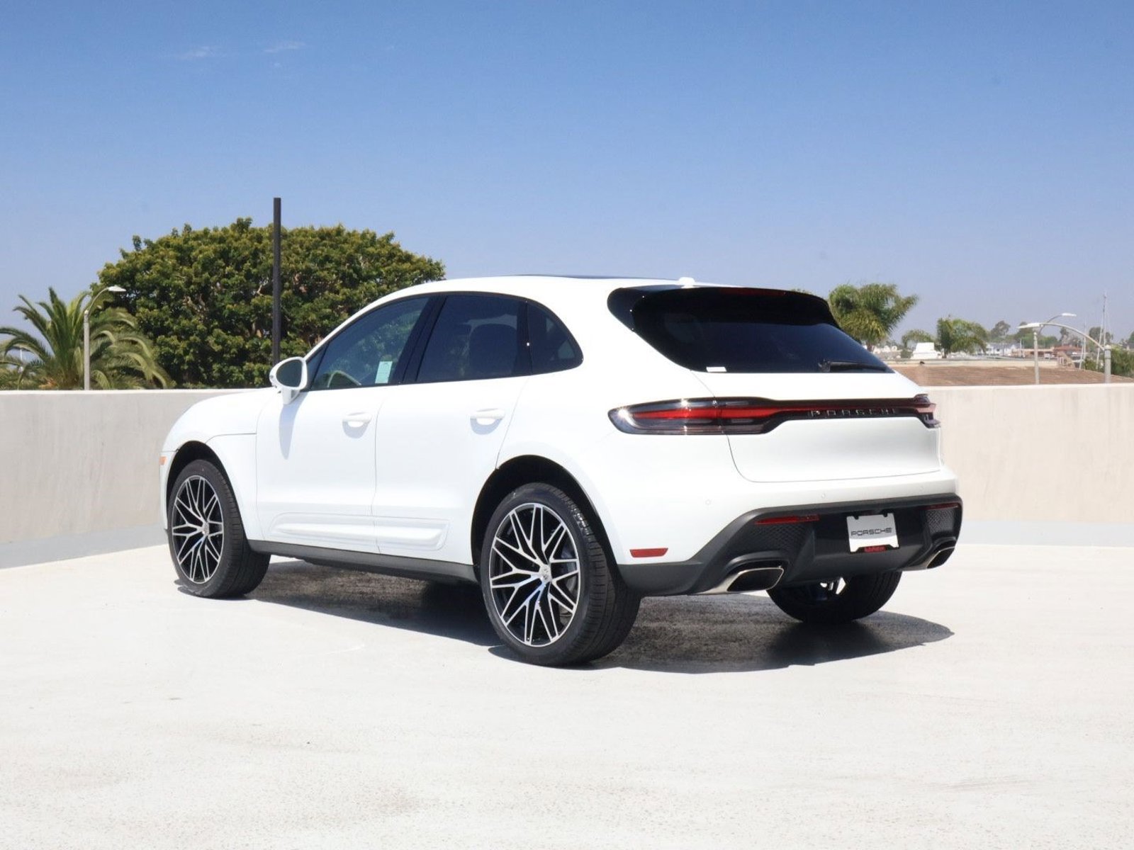 New 2026 Porsche Macan AWD/4WD image 3