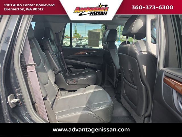 Used 2017 Cadillac Escalade Luxury AWD/4WD image 36