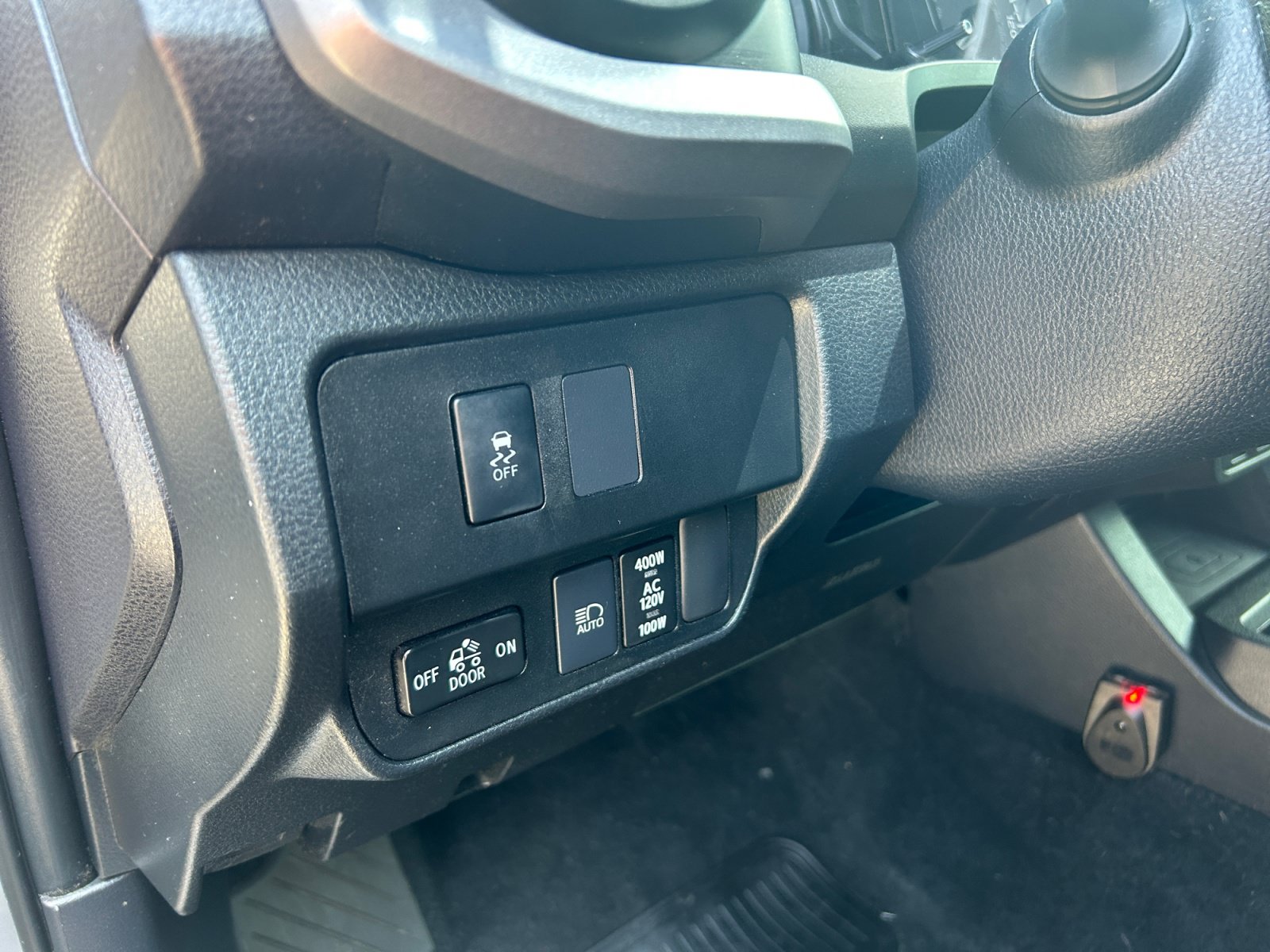 Used 2021 Toyota Tacoma TRD Off-Road w/ Technology Package AWD/4WD image 12
