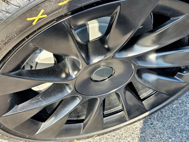 Used 2023 Tesla Model Y Long Range AWD/4WD image 5