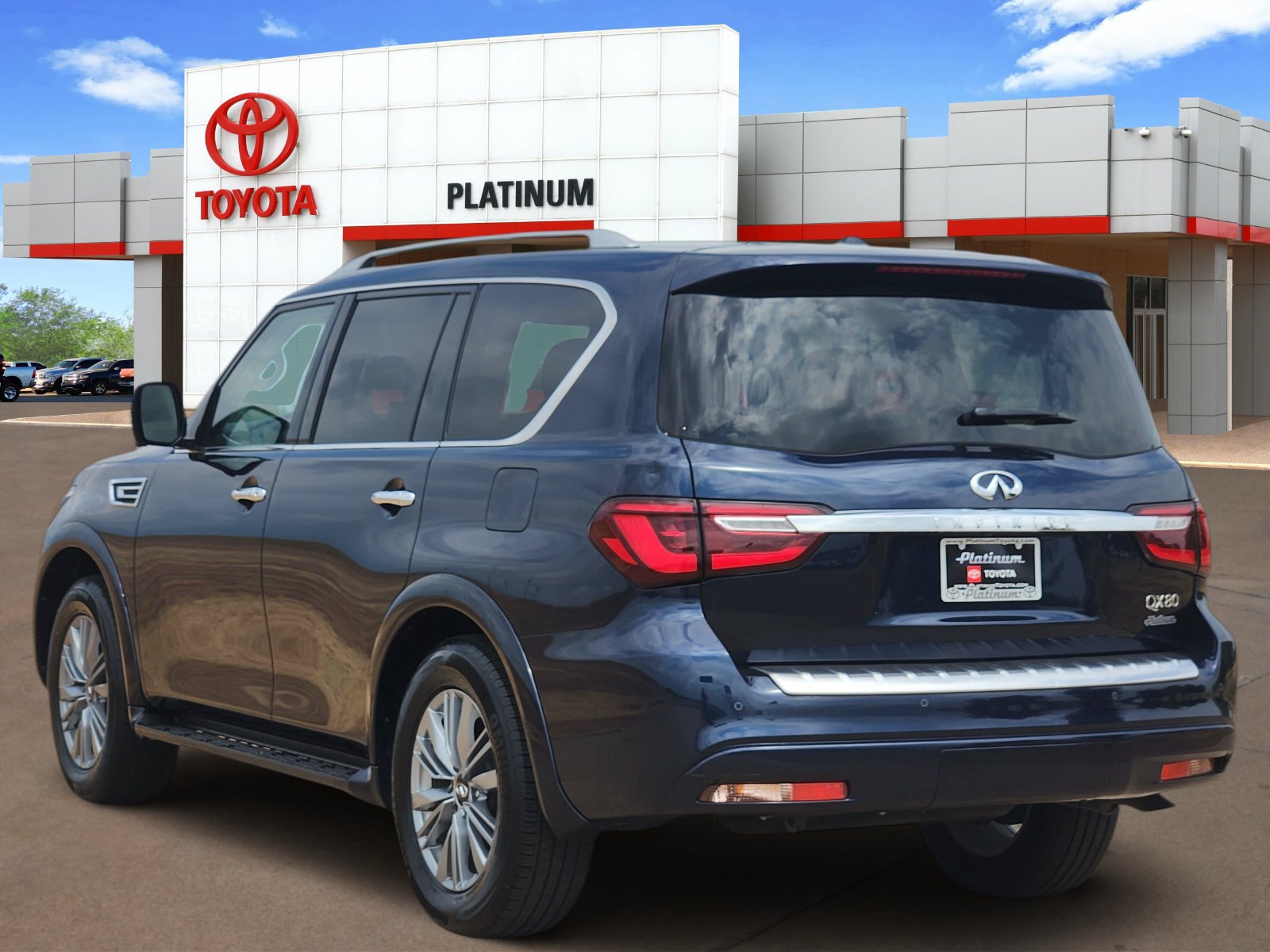 Used 2024 INFINITI QX80 Luxe RWD image 5